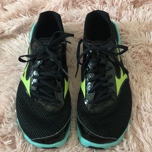 Mizuno Wave Evo Levitas athletic shoe
